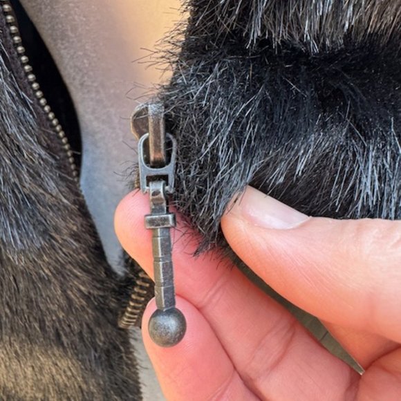 KIKIT Zippered Vest Black Faux Fur front/Sweater Back (reversible) Size 8 - Picture 9 of 14